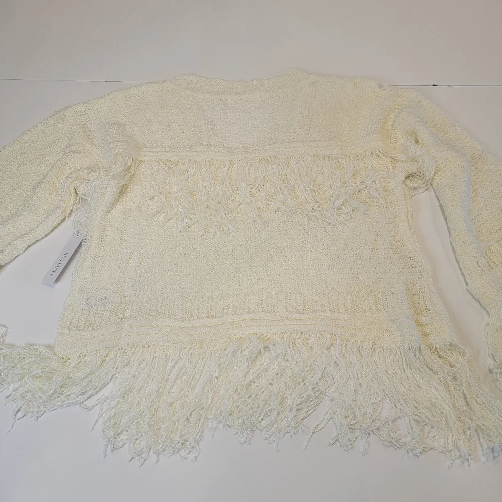 Six/Fifty Crochet Fringe Top [ivory] Size Small NWT!